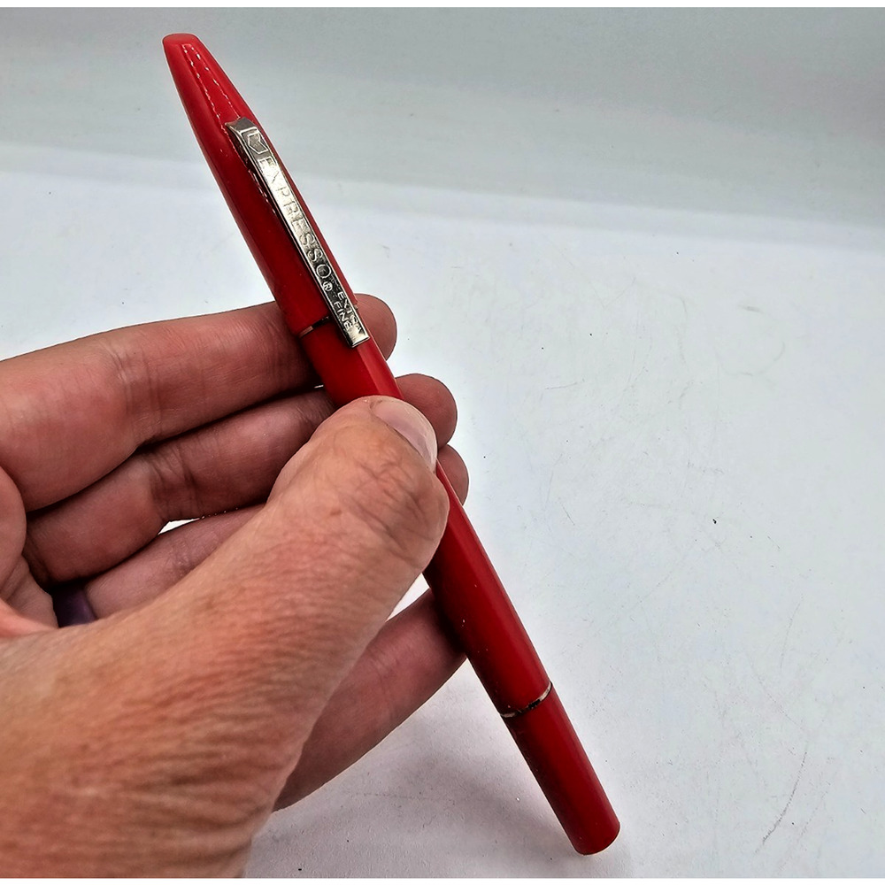 Vintage Expresso Extra Fine Tip Pen Red